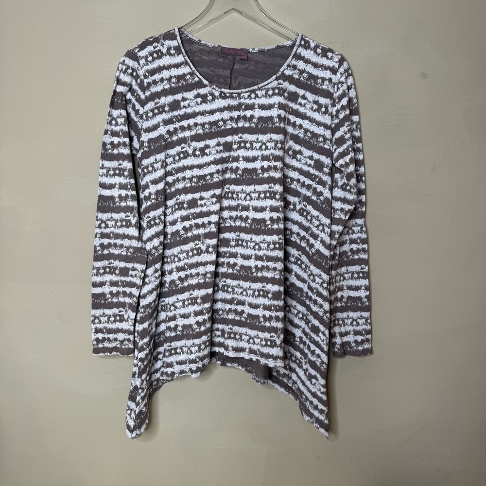 Fresh Produce Cotton Shark Bite Hem Gray White X-Small/Small Long Sleeve Tunic